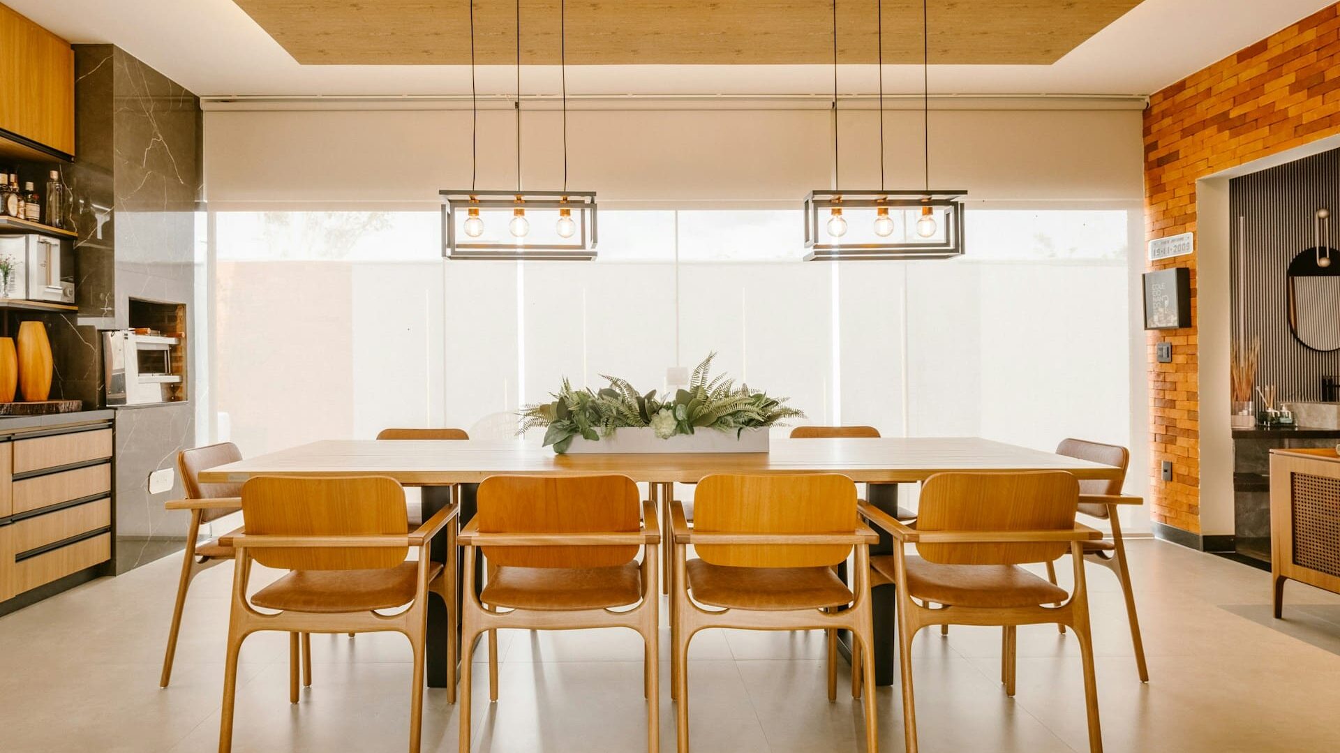 salle à manger décoration jaune